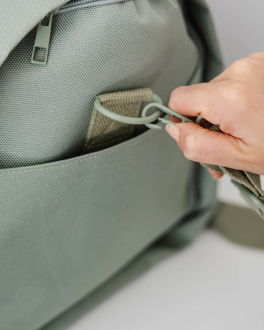 Khaki kelioninis krepšys