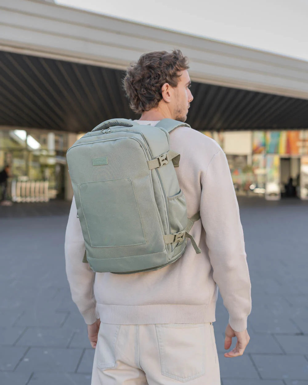 Khaki kelioninė kuprinė