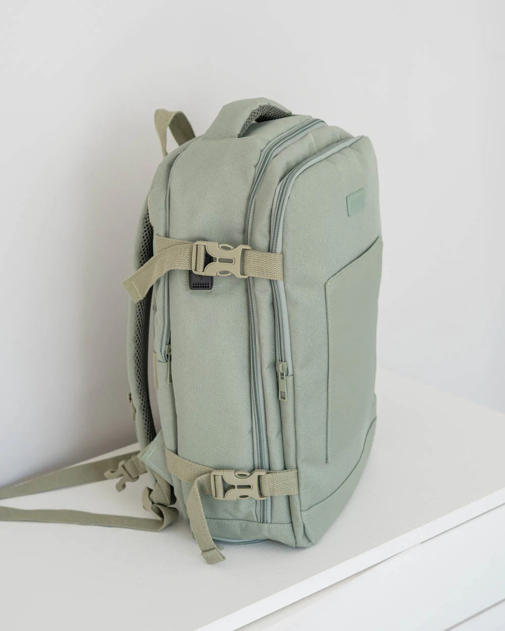 Khaki kelioninė kuprinė